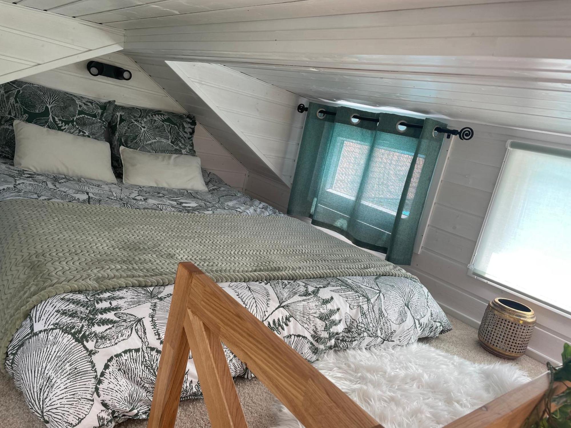 Вилла Tiny House La Samorienne Rejaumont  Экстерьер фото